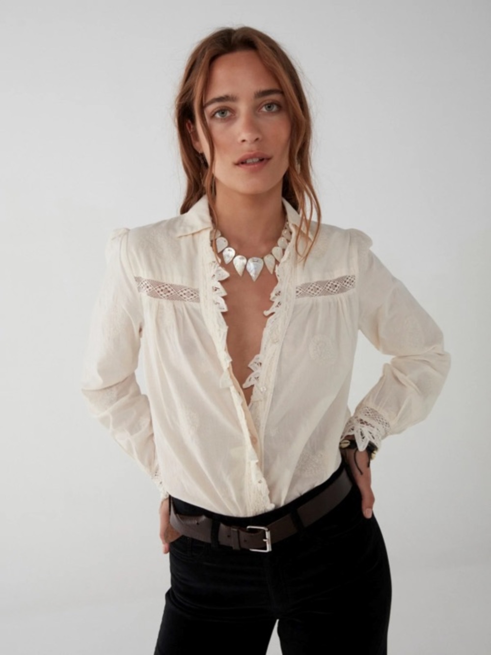 Madison Hotel Wolia Lace Peasant Blouse in Cream size Medium